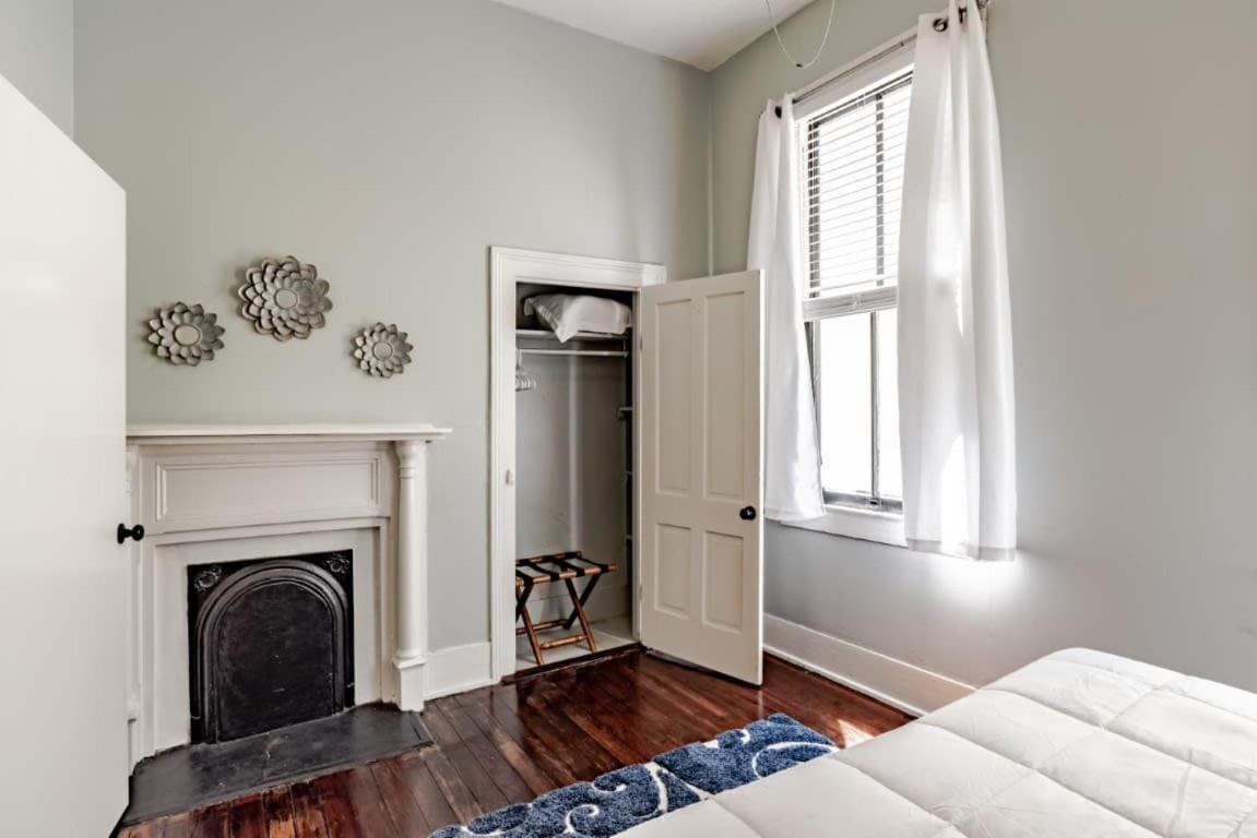 Mins From Downtown & Dining, Dauphin Darling 2 Apartment Mobile Exterior photo