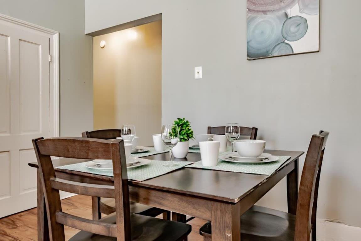 Mins From Downtown & Dining, Dauphin Darling 2 Apartment Mobile Exterior photo