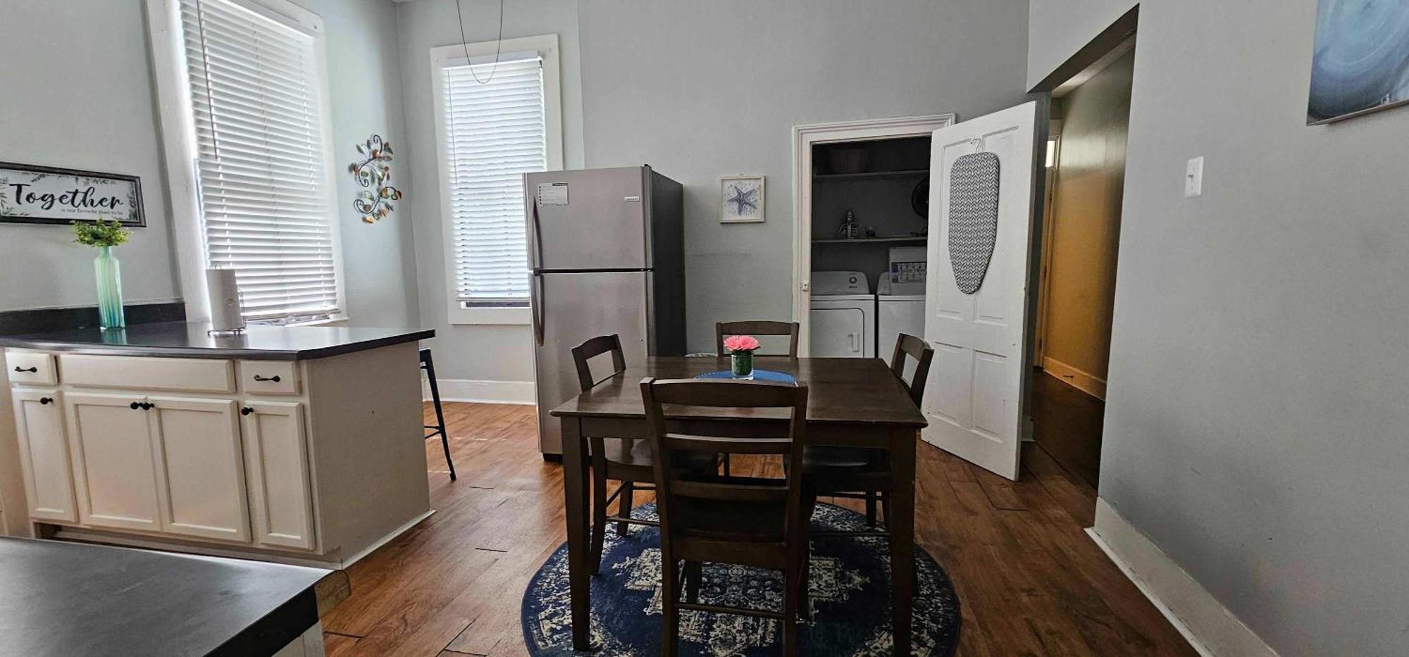 Mins From Downtown & Dining, Dauphin Darling 2 Apartment Mobile Exterior photo